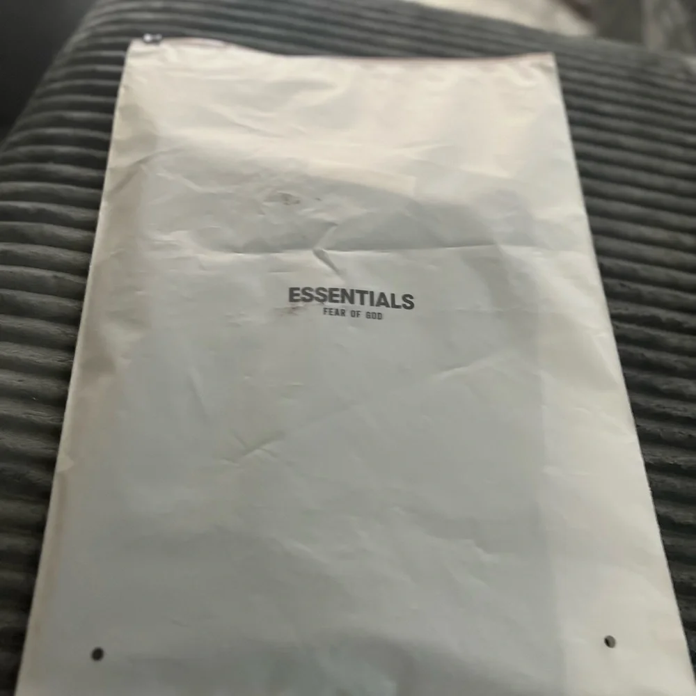 Essentials Tee - Picture 4 of 4